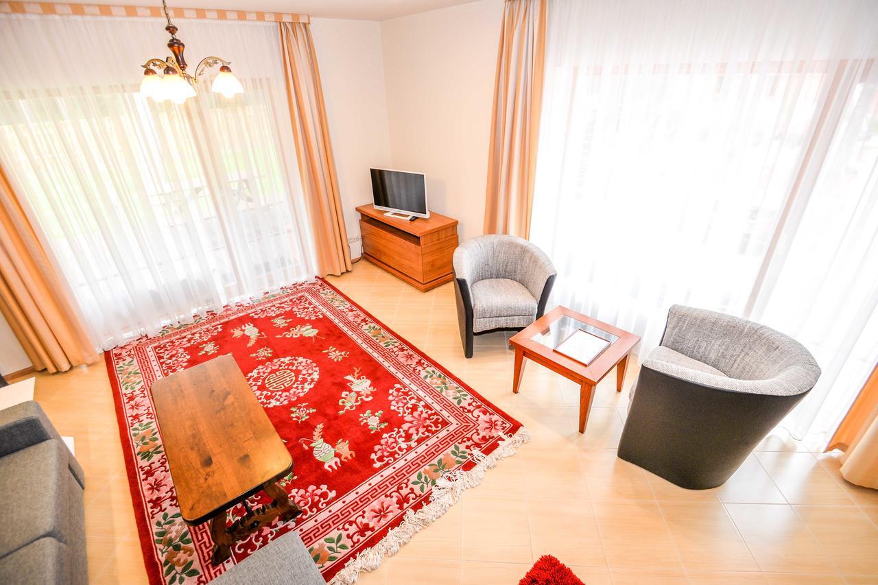 Apartmán Salkoni Pape Exteriér fotografie